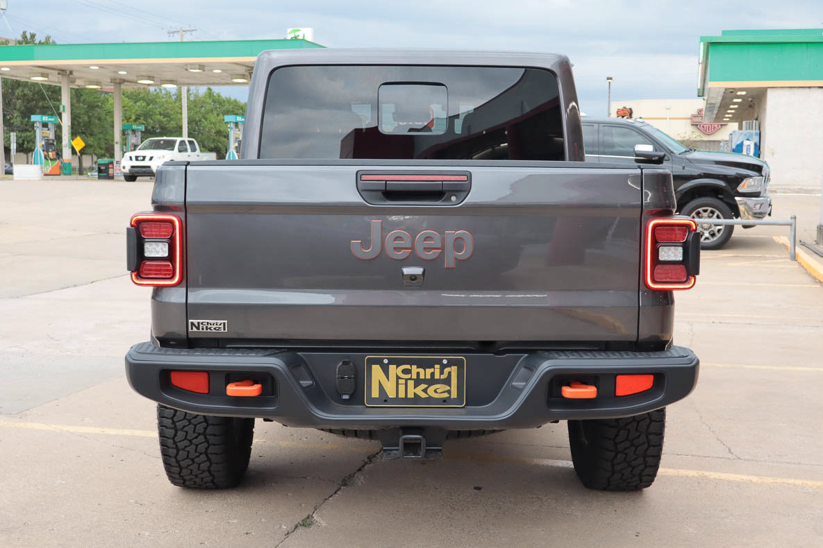 Used 2025 Jeep Gladiator Mojave w/ Convenience Group AWD/4WD image 13