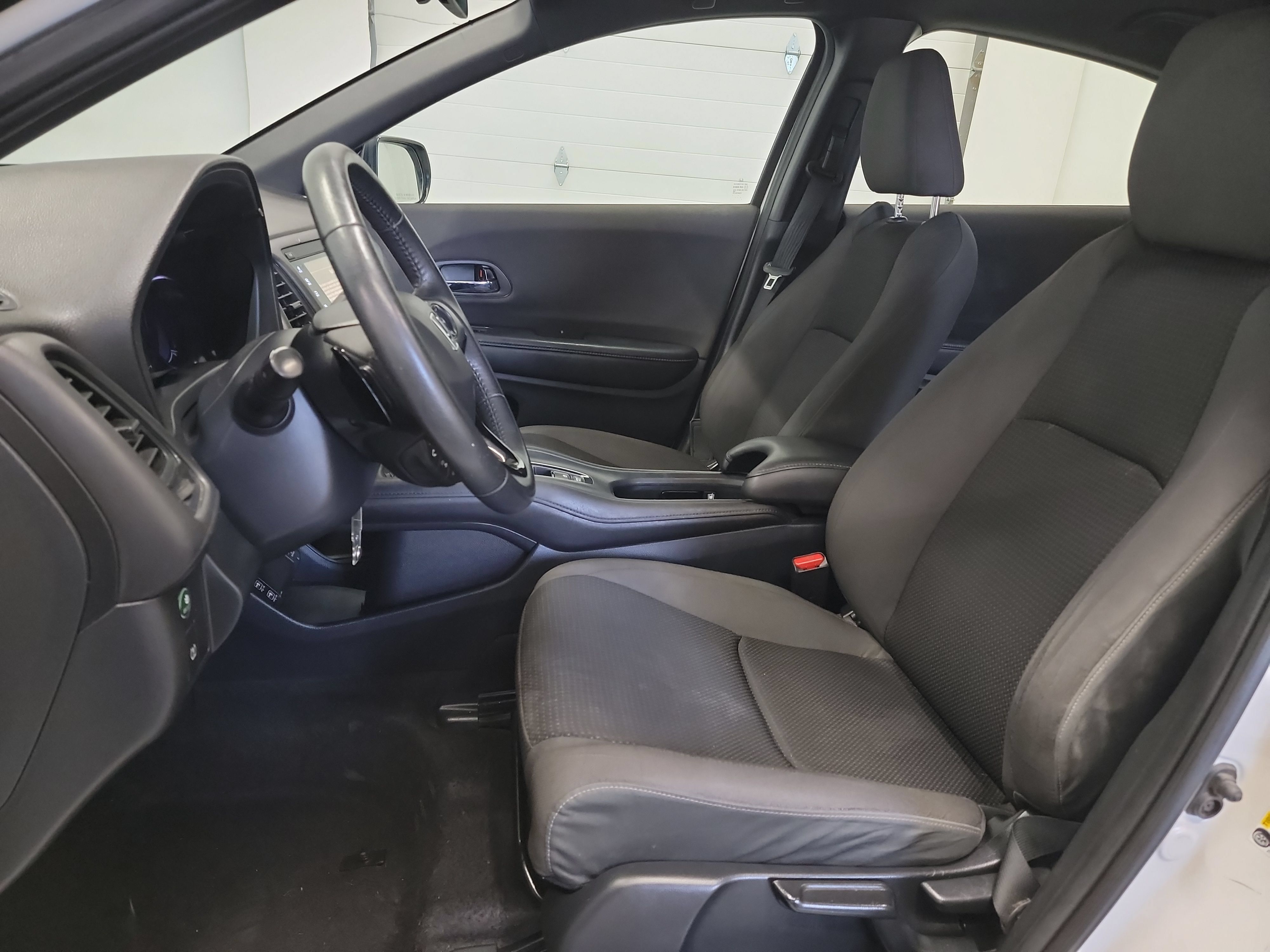 Used 2020 Honda HR-V Sport image 12