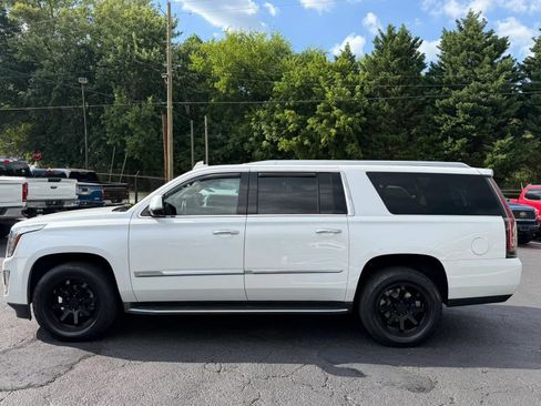 Used 2016 Cadillac Escalade ESV Luxury AWD/4WD image 5