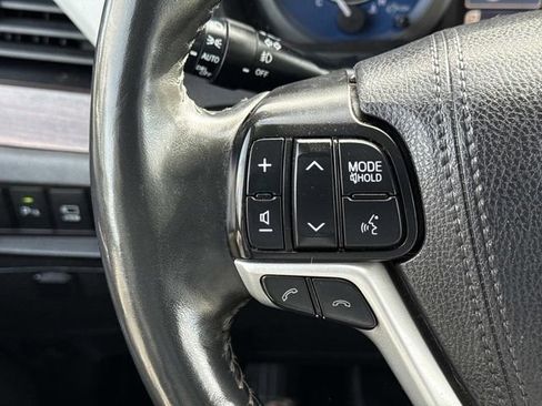 Used 2020 Toyota Sienna Limited Premium image 25