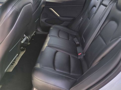 Used 2021 Tesla Model 3 Standard Range Plus image 18