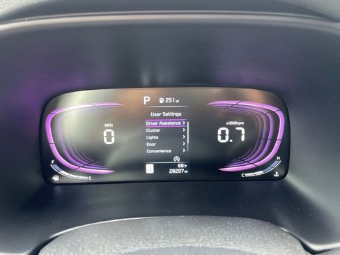 Used 2025 Kia Soul LX w/ LX Technology Package FWD image 17