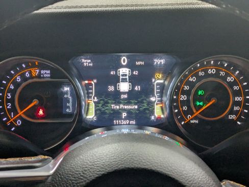 Used 2021 Jeep Gladiator Overland AWD/4WD image 17