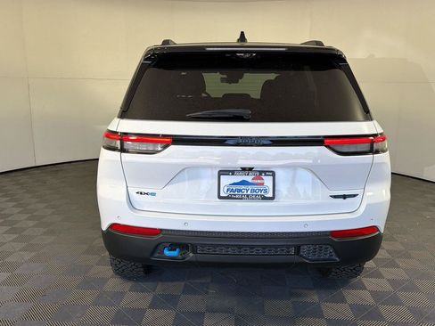 Used 2023 Jeep Grand Cherokee Trailhawk w/ Advanced Protech Group II AWD/4WD image 6