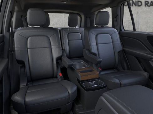 New 2026 Lincoln Aviator Reserve image 11