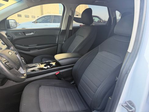 Used 2017 Ford Edge SE FWD image 15