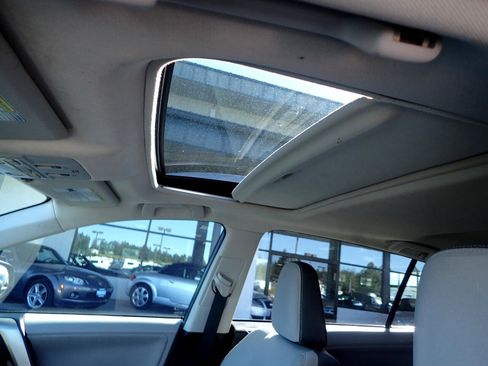 Used 2013 Toyota RAV4 XLE image 14