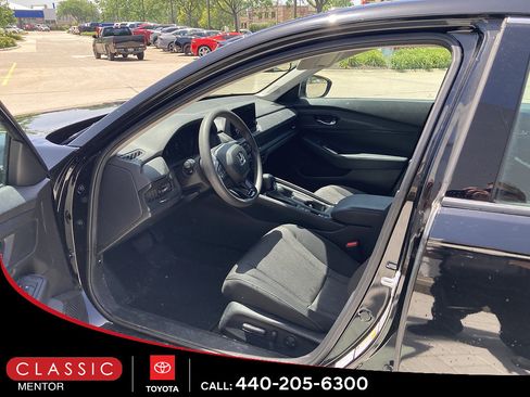 Used 2023 Honda Accord EX image 3
