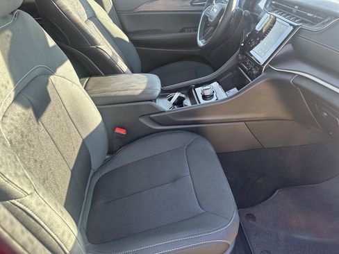 New 2025 Jeep Grand Cherokee L Laredo w/ Luxury Tech Group I image 30