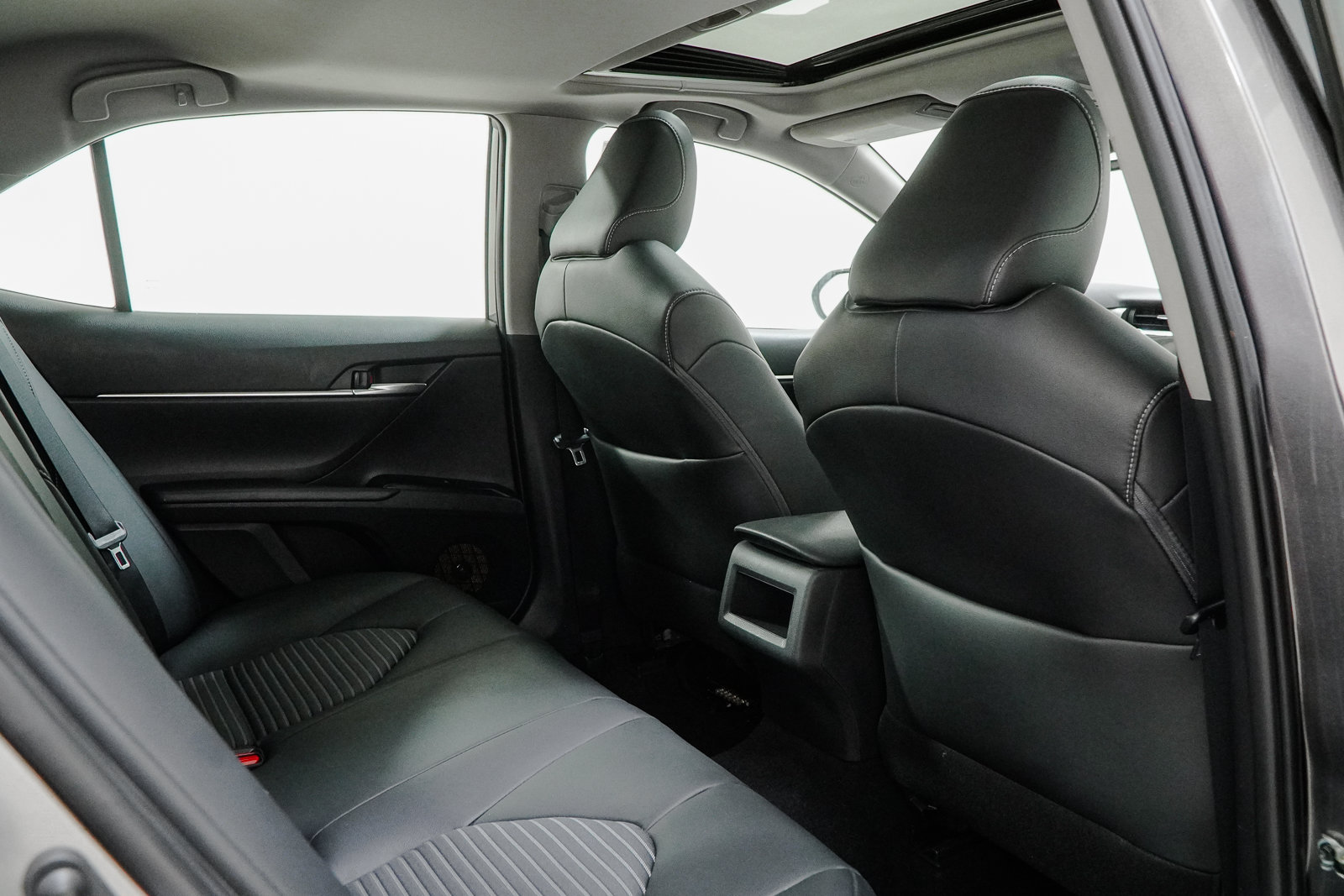 Used 2019 Toyota Camry SE w/ Audio Package FWD image 41
