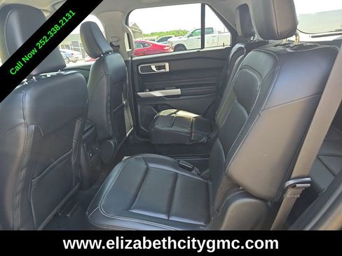 Used 2023 Ford Explorer XLT w/ Equipment Group 202A RWD image 4