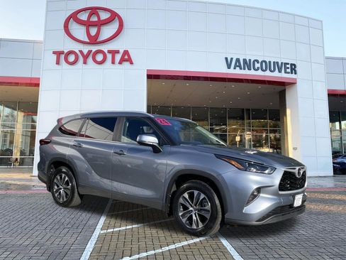 Certified 2024 Toyota Highlander XLE AWD/4WD image 1