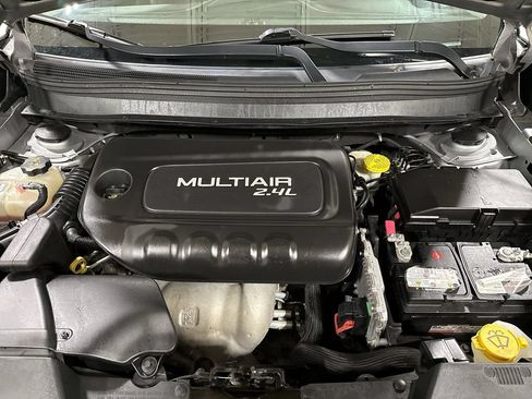 Used 2017 Jeep Cherokee Latitude AWD/4WD image 24