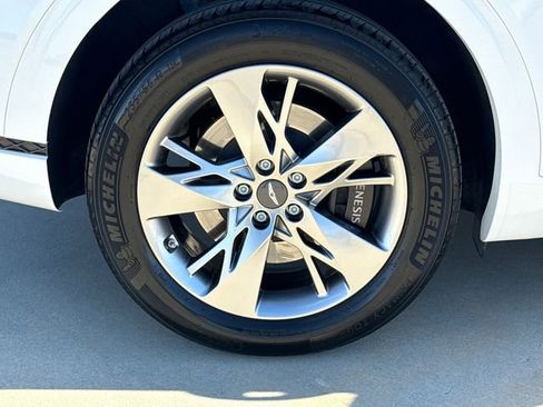 Used 2025 Genesis GV70 3.5T Sport AWD/4WD image 9