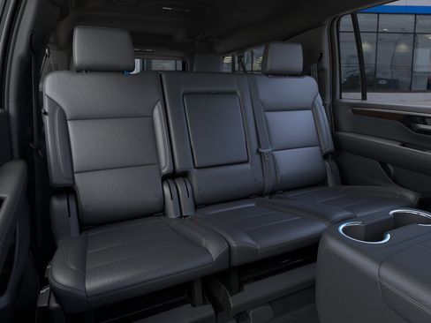 New 2026 Chevrolet Suburban LT AWD/4WD image 17