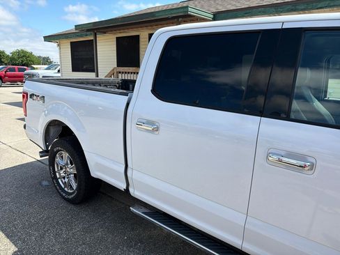 Used 2015 Ford F150 XLT w/ Equipment Group 302A Luxury AWD/4WD image 9