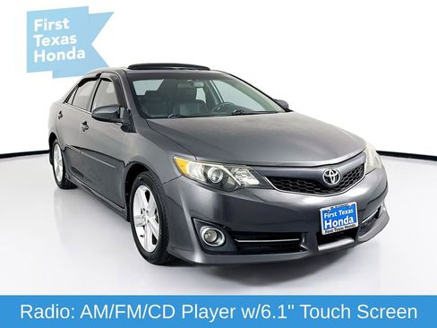 Used 2012 Toyota Camry SE image 1