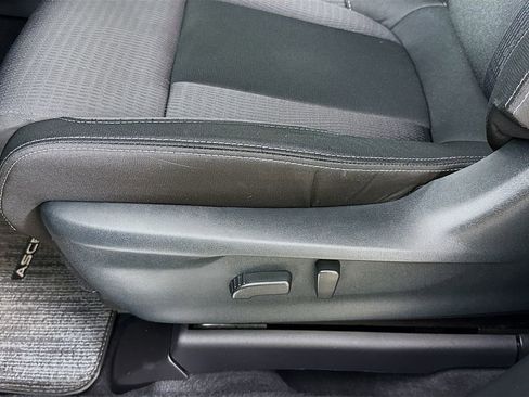 Used 2023 Subaru Ascent Premium w/ Convenience Package image 21