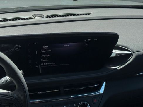 Used 2025 Buick Envista Preferred image 17