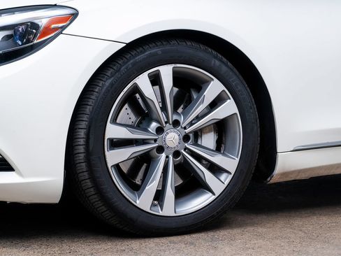 Used 2015 Mercedes-Benz S 550 Sedan image 4