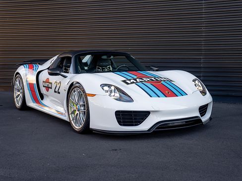 Used 2015 Porsche 918 Spyder Base w/Weissach Package image 29