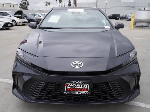 Certified 2025 Toyota Camry SE image 3