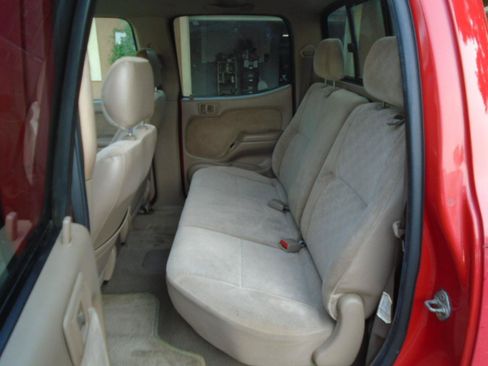 Used 2004 Toyota Tacoma PreRunner RWD image 9