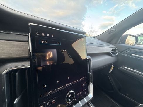 Certified 2024 GMC Acadia Denali w/ Super Cruise Package image 19