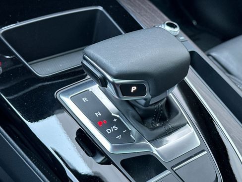 Used 2025 Audi Q5 2.0T Premium image 18