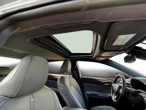 Used 2019 Toyota Avalon XLE image 14