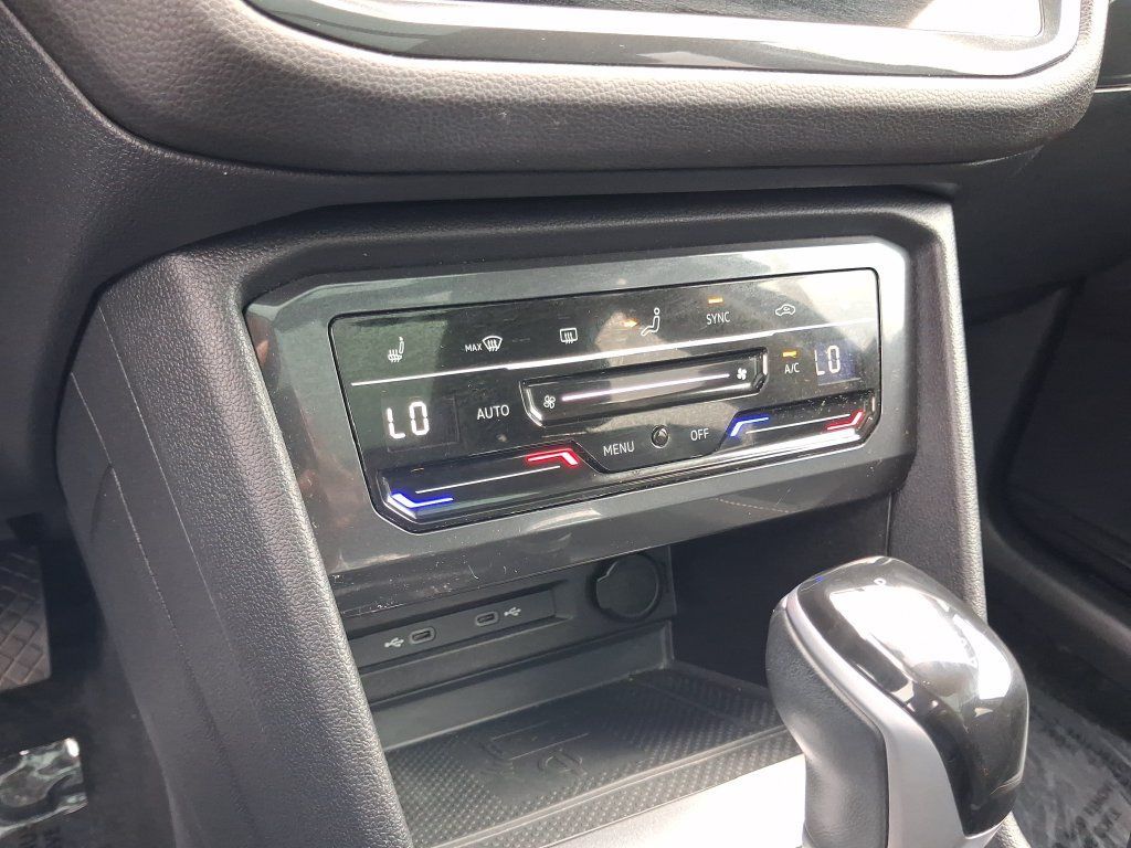 Certified 2023 Volkswagen Tiguan SE w/ Panoramic Sunroof Package FWD image 24