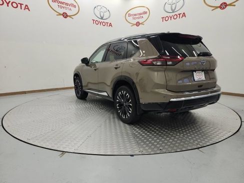 Used 2024 Nissan Rogue Platinum FWD image 3