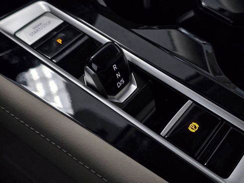 New 2024 Volkswagen Atlas SE image 21