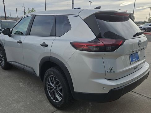 Used 2024 Nissan Rogue S AWD/4WD image 23