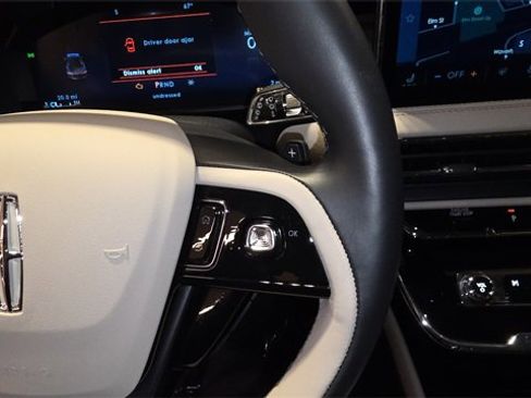 New 2026 Lincoln Corsair Reserve w/ Jet Appearance Package image 25