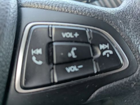 Used 2018 Ford Escape SE image 12