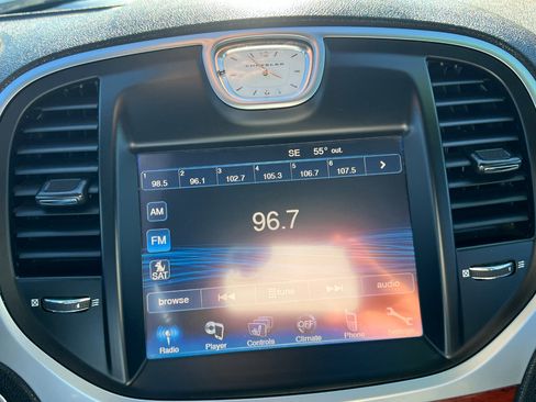 Used 2014 Chrysler 300 image 16