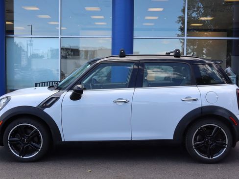Used 2016 MINI Cooper Countryman S FWD image 2