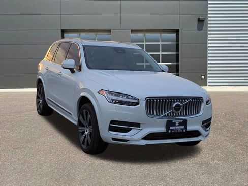 Used 2025 Volvo XC90 T8 Ultra image 1