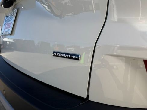 Used 2024 Ford Escape Platinum w/ Premium Technology Package image 11