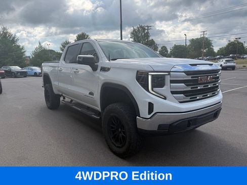 Used 2022 GMC Sierra 1500 SLE w/ X31 Off-Road Package AWD/4WD image 1