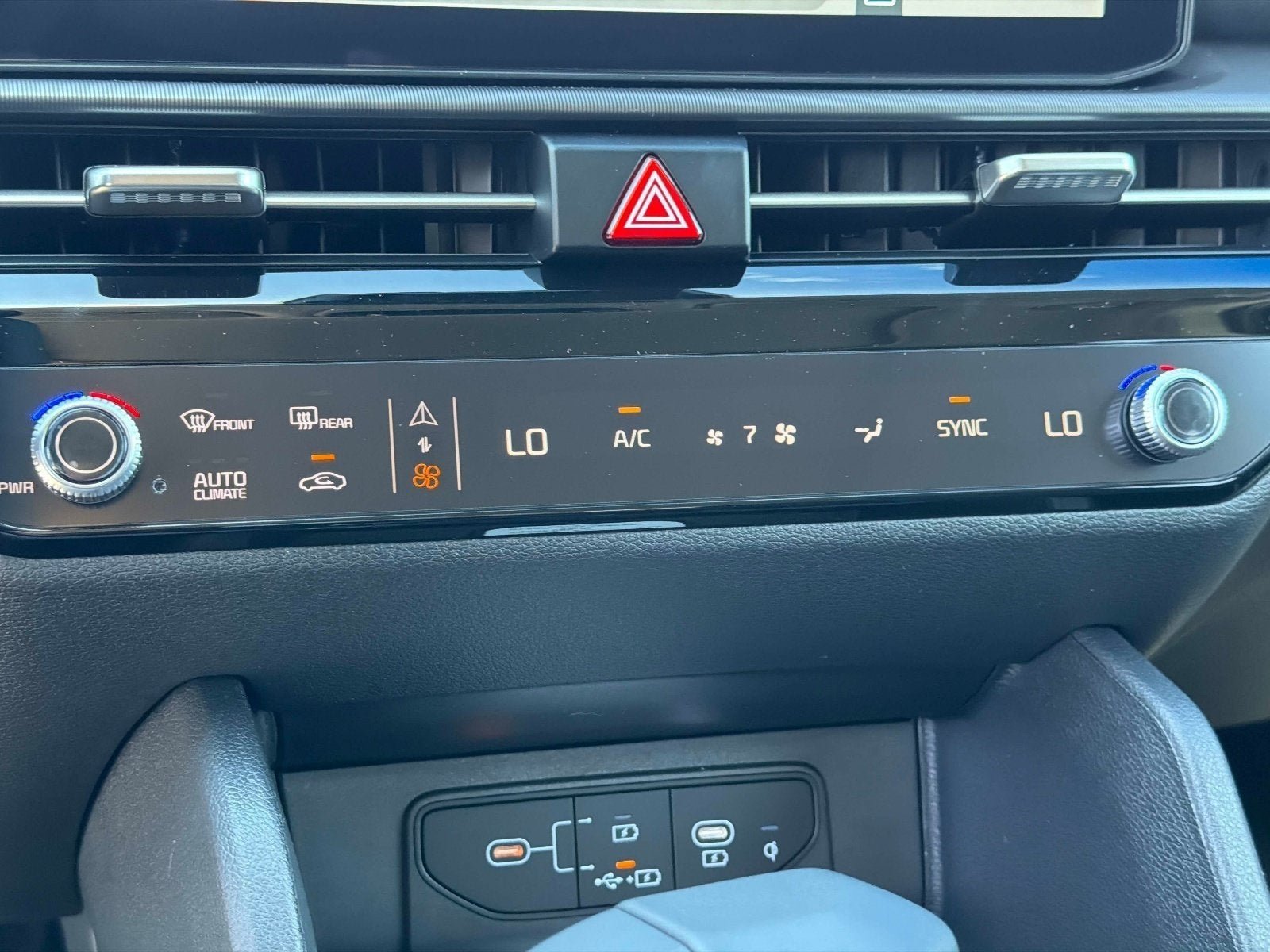 New 2026 Kia Sportage SX FWD image 24