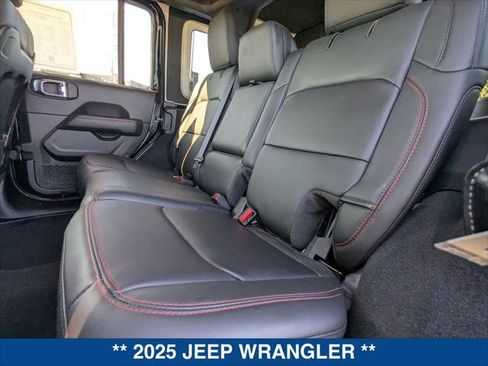 Used 2025 Jeep Wrangler Unlimited Rubicon image 21
