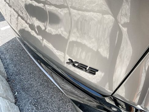 Used 2026 Toyota Sienna XSE FWD image 17
