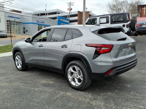 Certified 2025 Chevrolet Trax LS w/ LS Convenience Package image 6