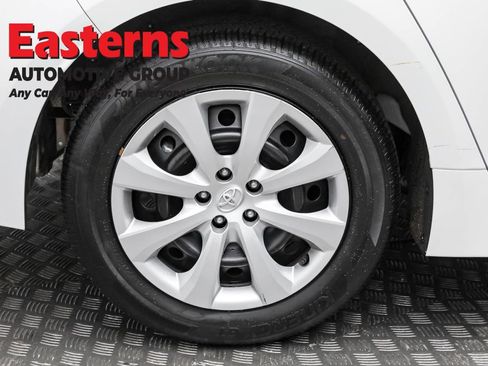 Used 2024 Toyota Corolla LE image 29