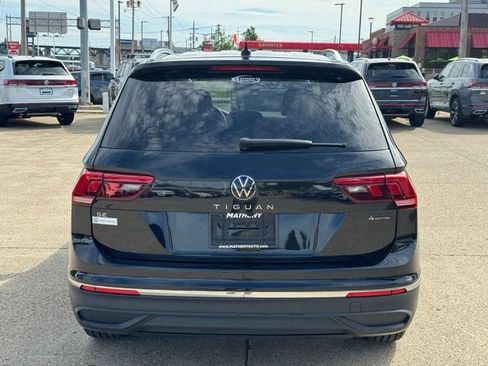 Used 2023 Volkswagen Tiguan SE AWD/4WD image 5