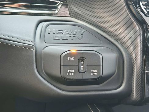 Used 2026 RAM 2500 Limited AWD/4WD image 17