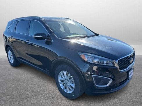 Used 2016 Kia Sorento LX image 5