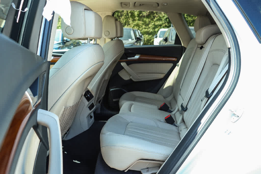 Used 2021 Audi Q5 e Premium Plus AWD/4WD image 15